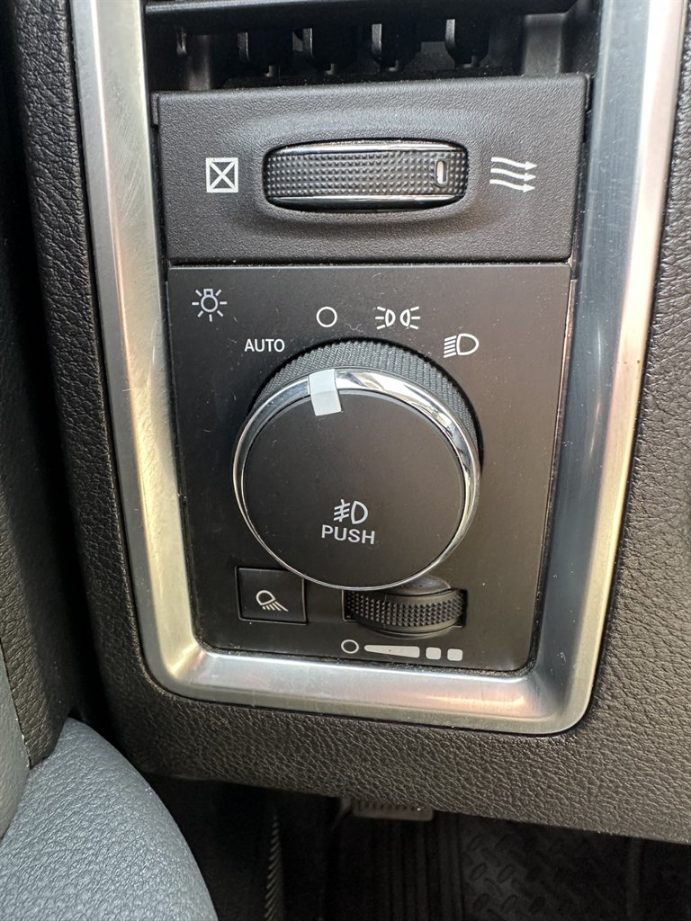 2018 RAM 1500 SLT photo