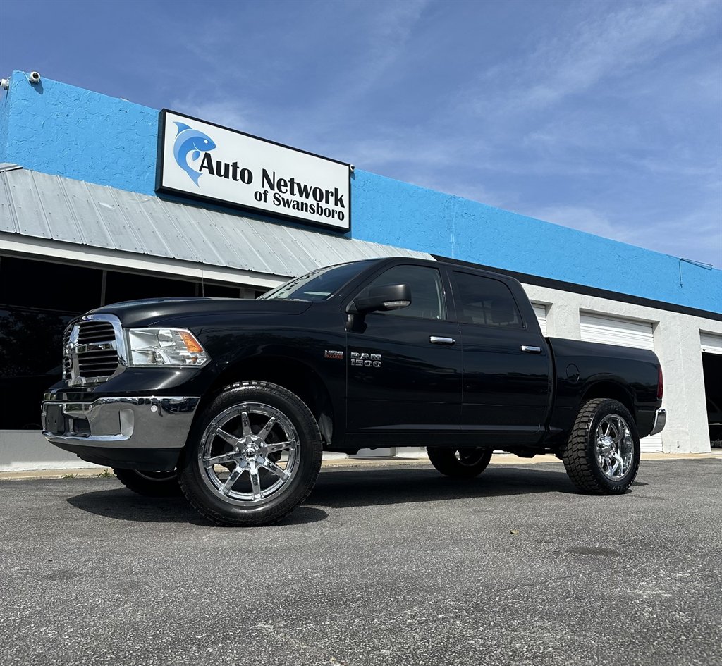 2018 RAM 1500 SLT photo