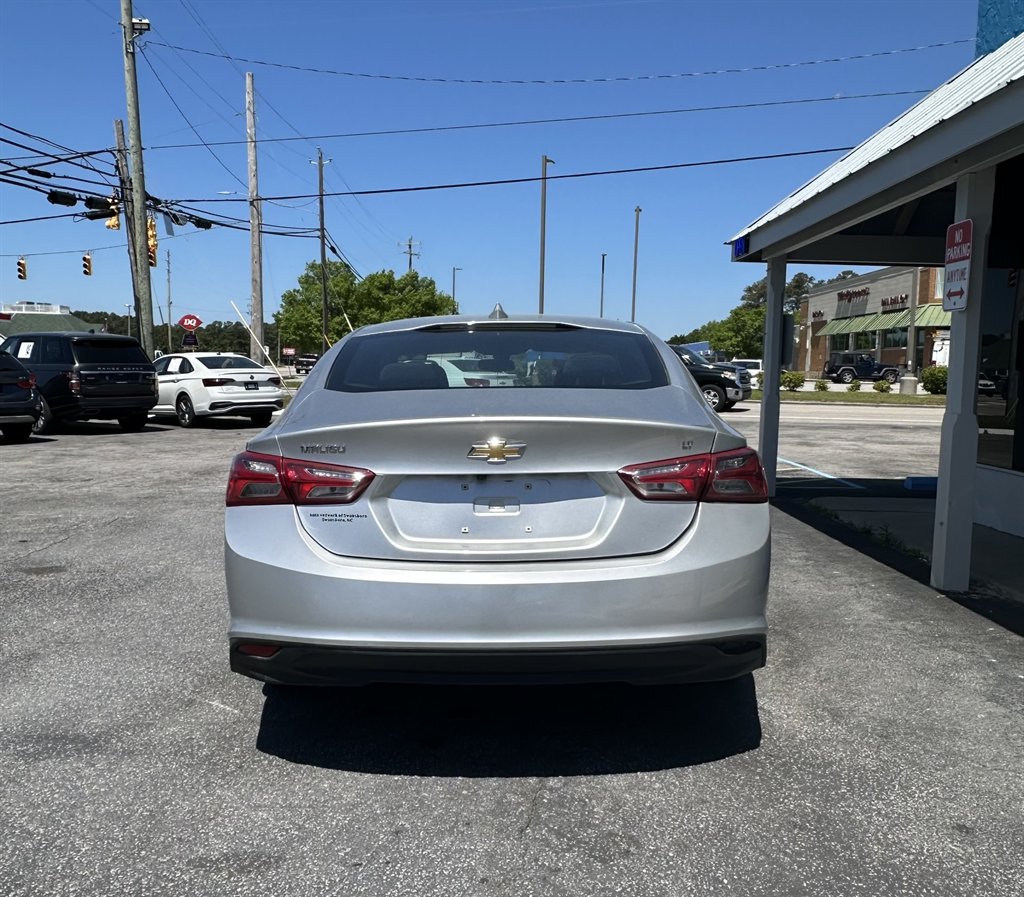 2022 Chevrolet Malibu LT photo