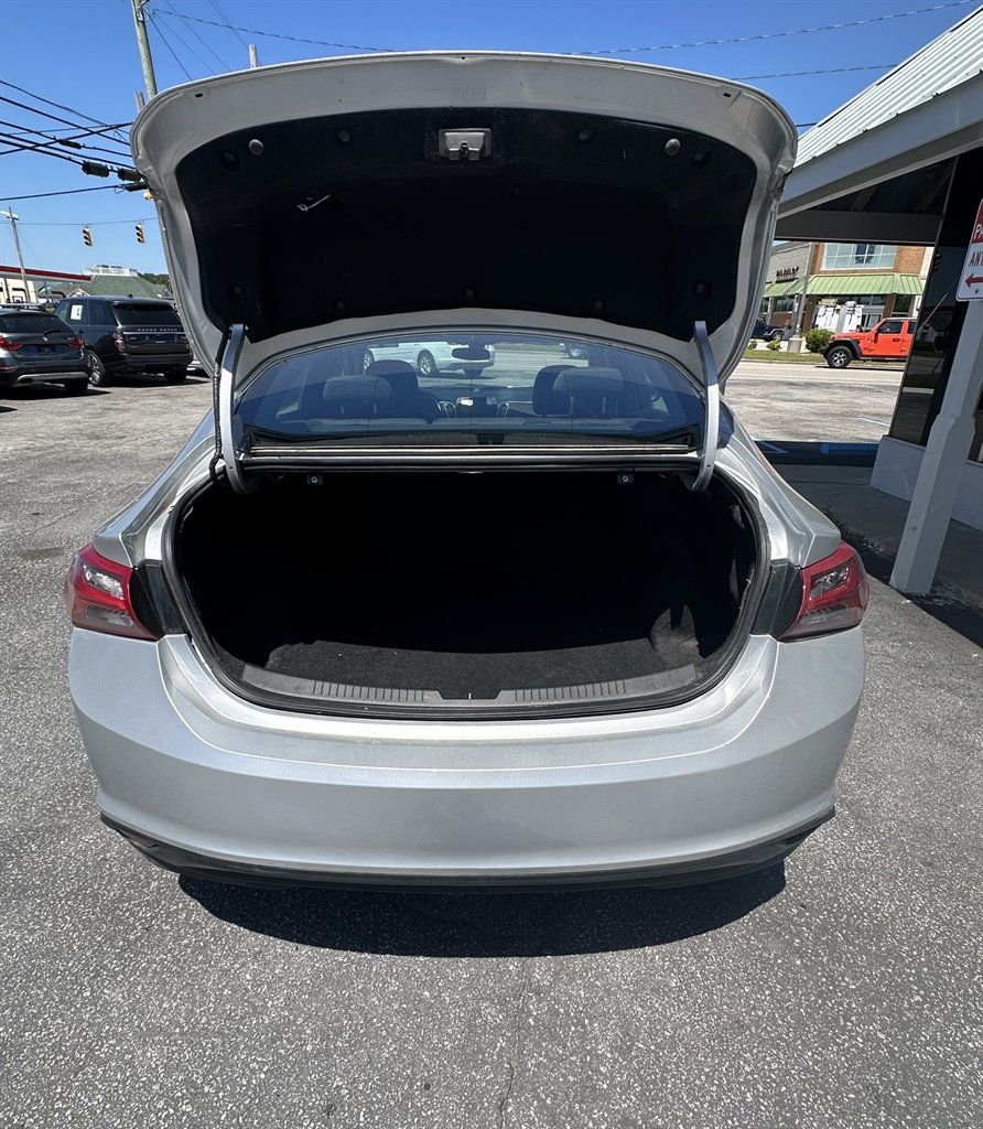 2022 Chevrolet Malibu LT photo