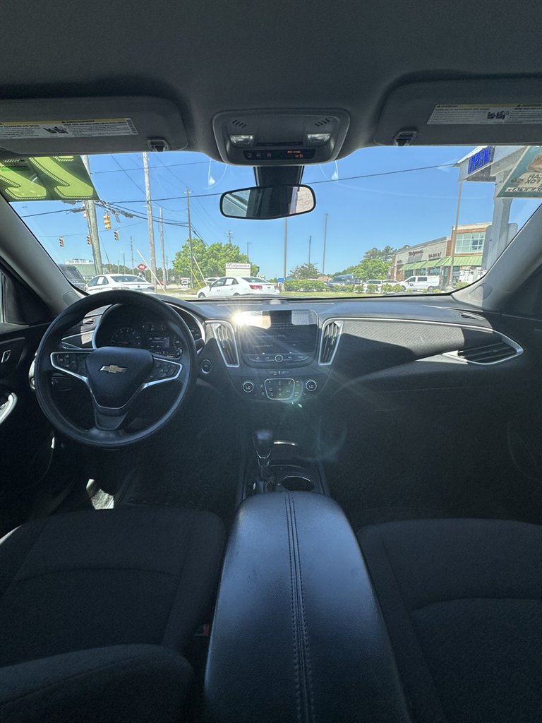 2022 Chevrolet Malibu LT photo