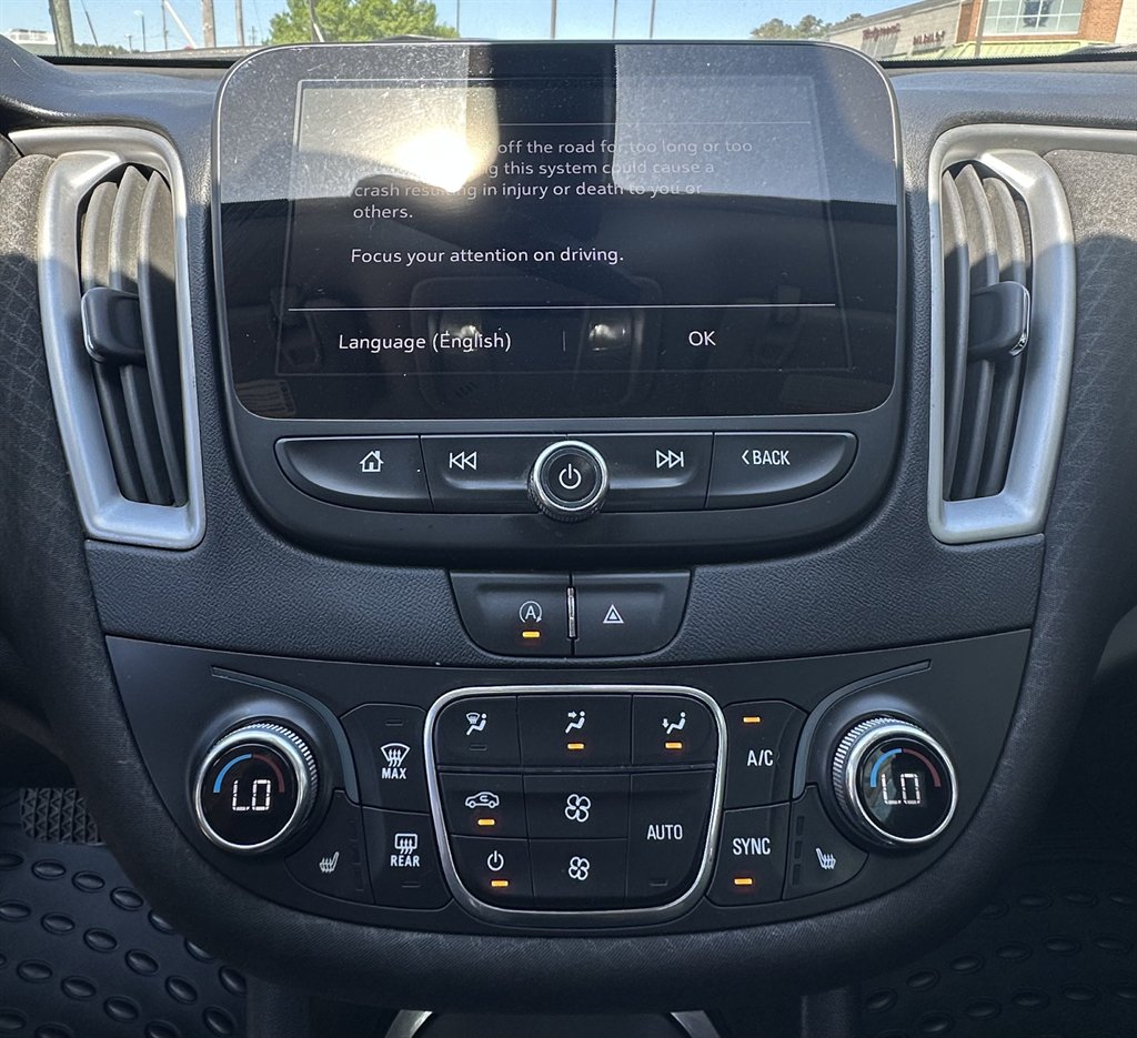 2022 Chevrolet Malibu LT photo
