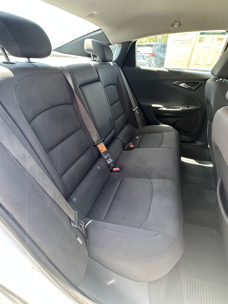 2022 Chevrolet Malibu LT photo