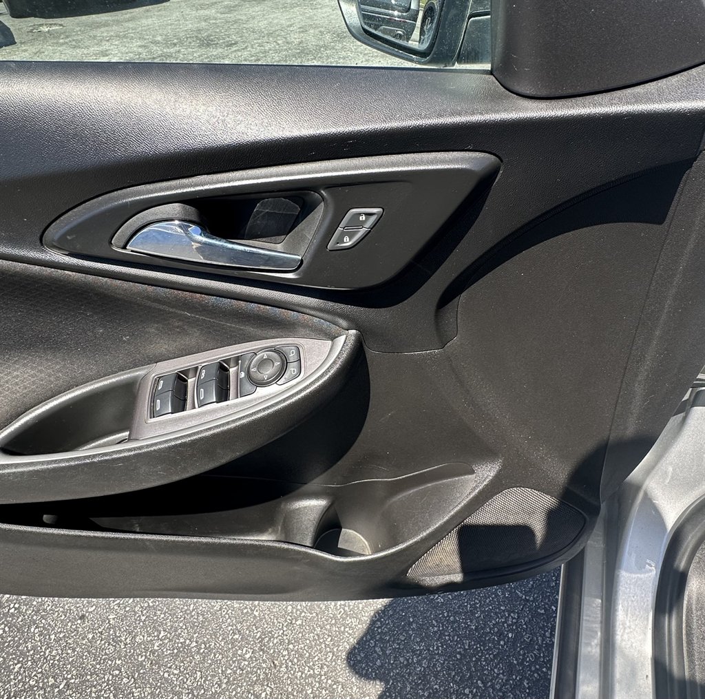 2022 Chevrolet Malibu LT photo