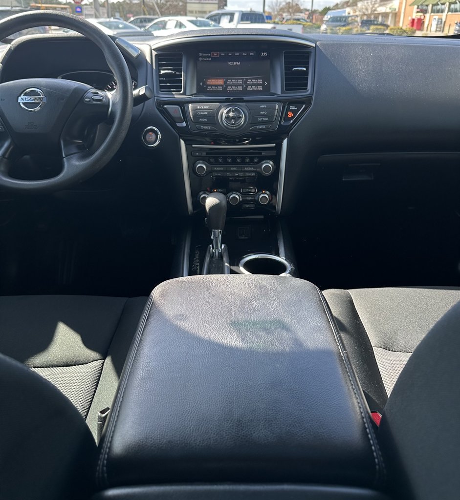 2020 Nissan Pathfinder S photo