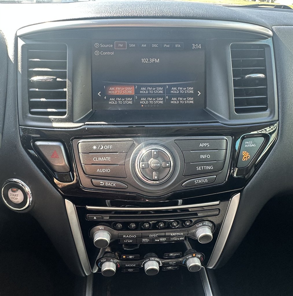 2020 Nissan Pathfinder S photo