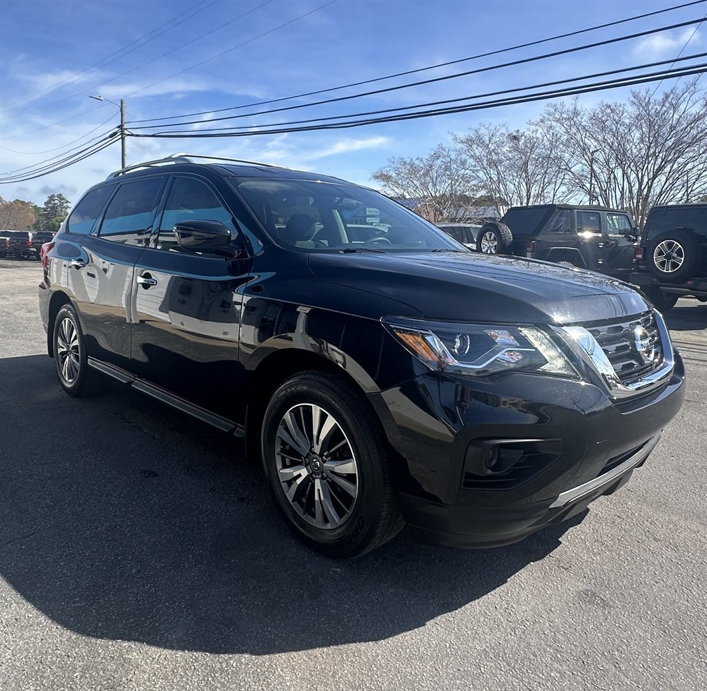 2020 Nissan Pathfinder S photo