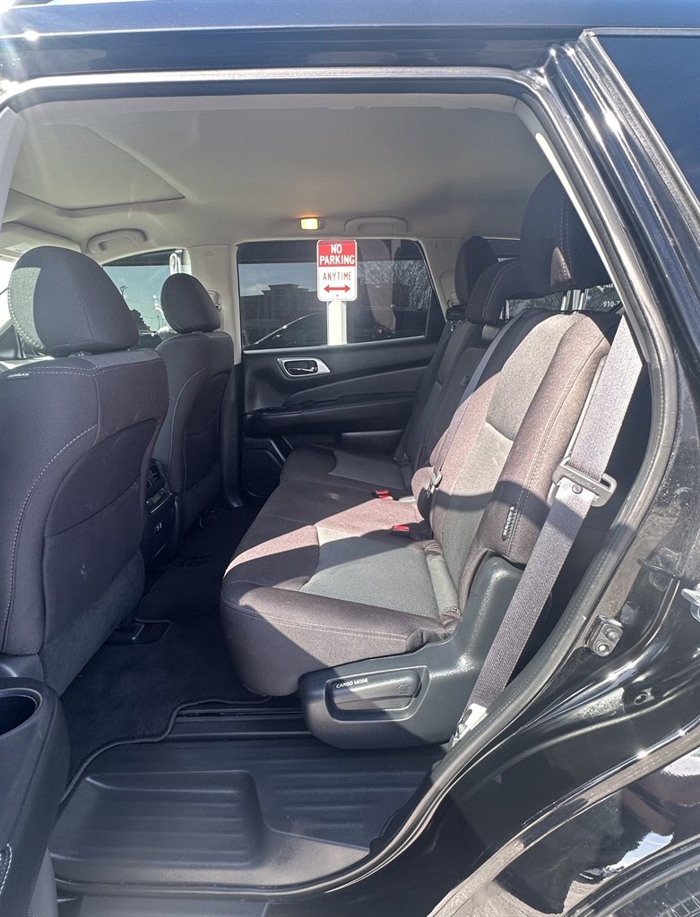 2020 Nissan Pathfinder S photo