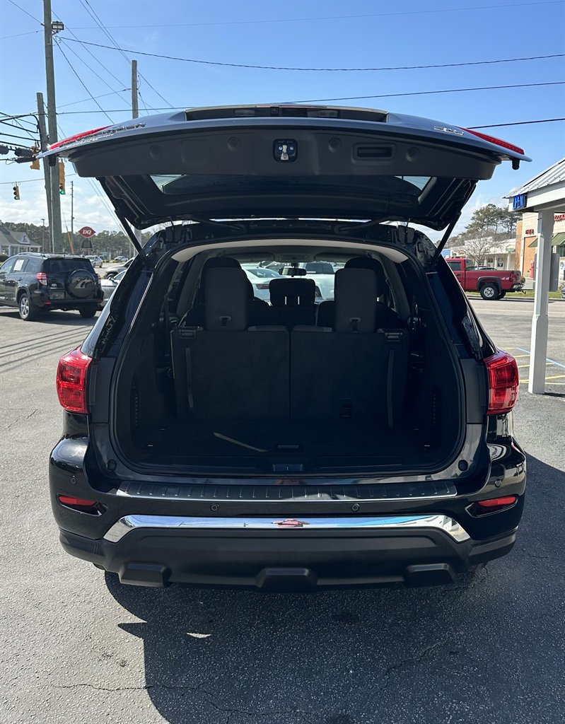 2020 Nissan Pathfinder S photo