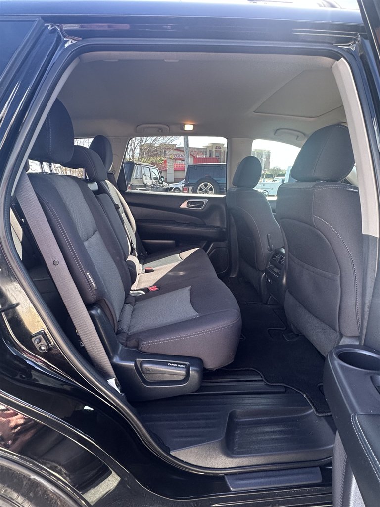 2020 Nissan Pathfinder S photo