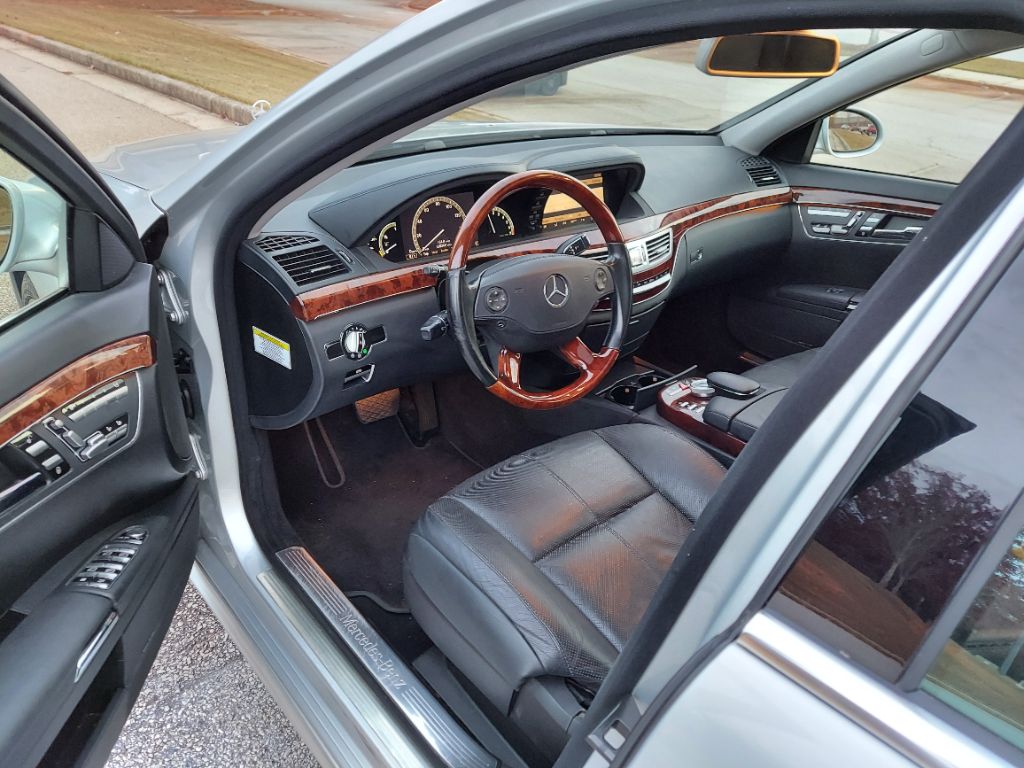 2008 Mercedes-Benz S-Class S550 photo