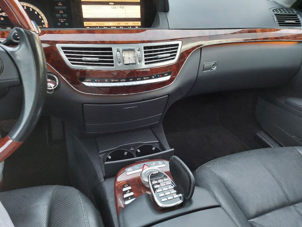2008 Mercedes-Benz S-Class S550 photo