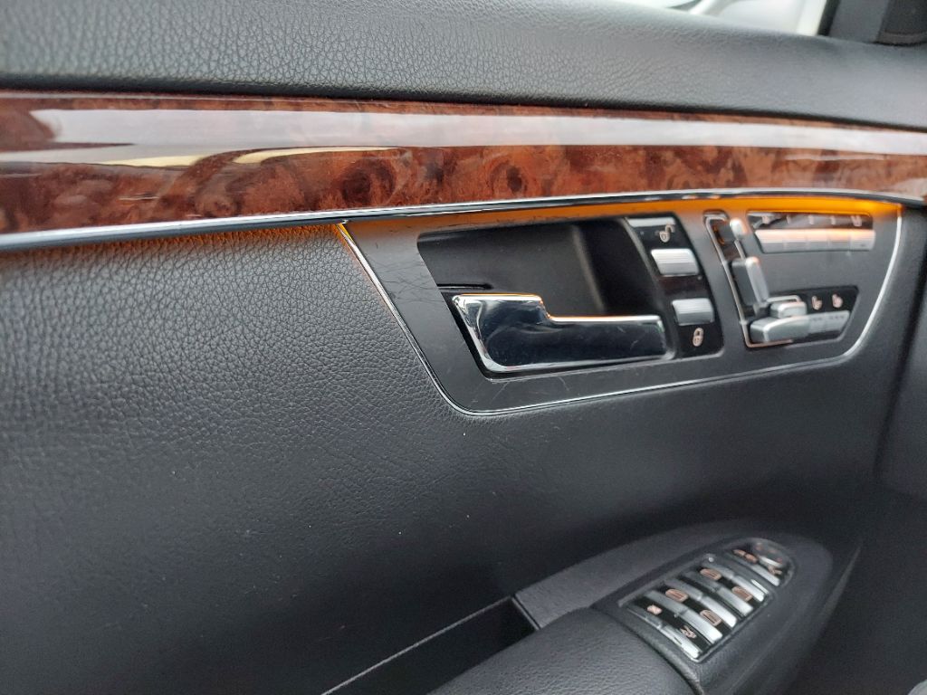 2008 Mercedes-Benz S-Class S550 photo