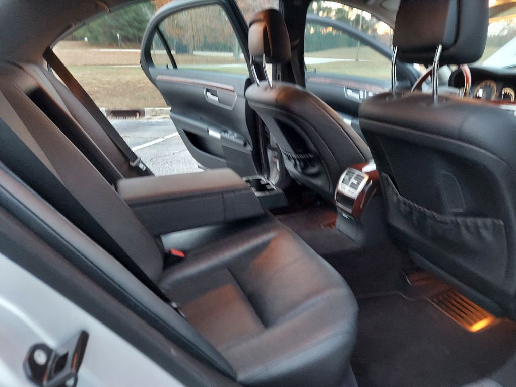 2008 Mercedes-Benz S-Class S550 photo
