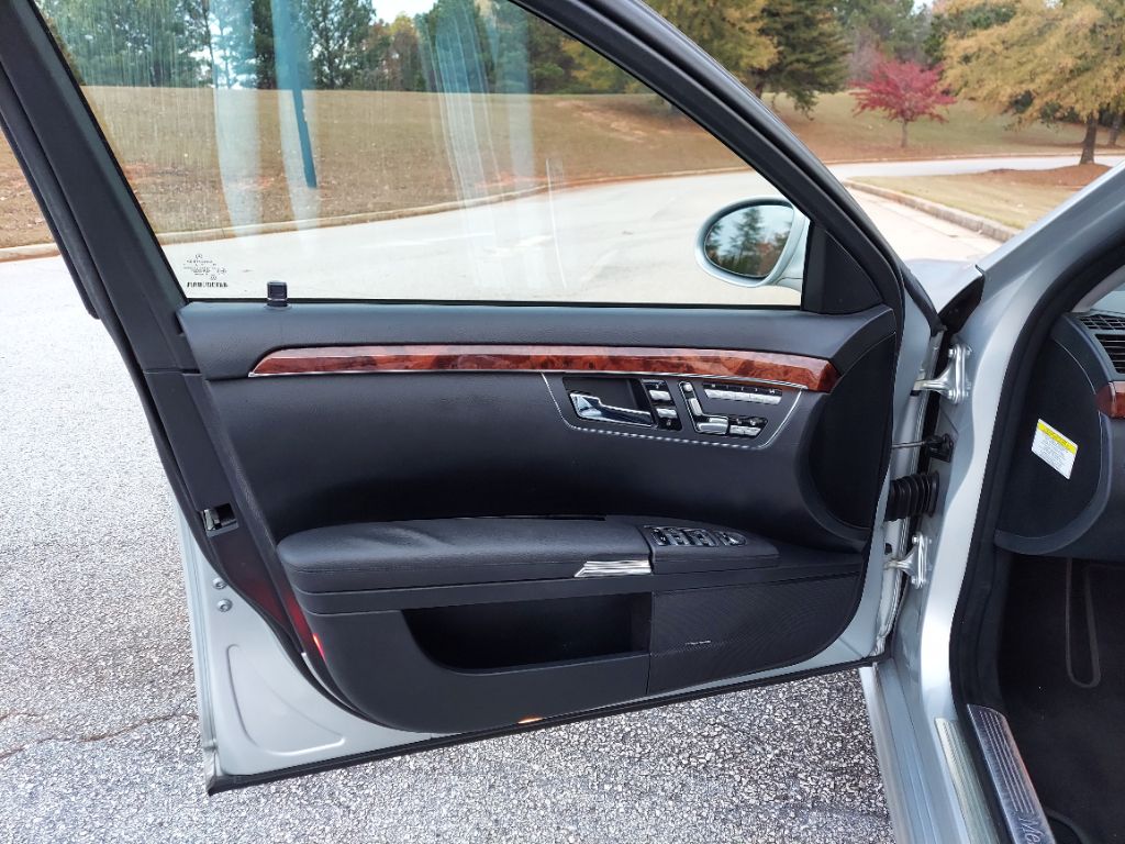 2008 Mercedes-Benz S-Class S550 photo