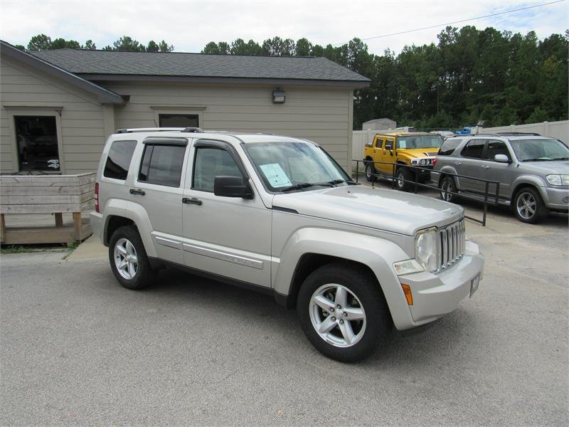 The 2008 Jeep Liberty Limited photos