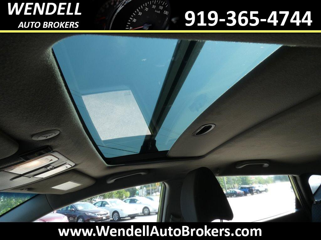 2012 Hyundai Accent SE photo