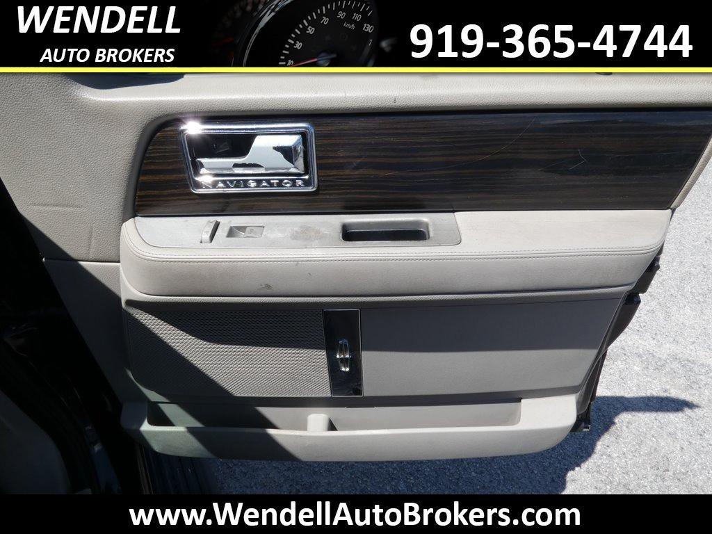 2008 Lincoln Navigator photo