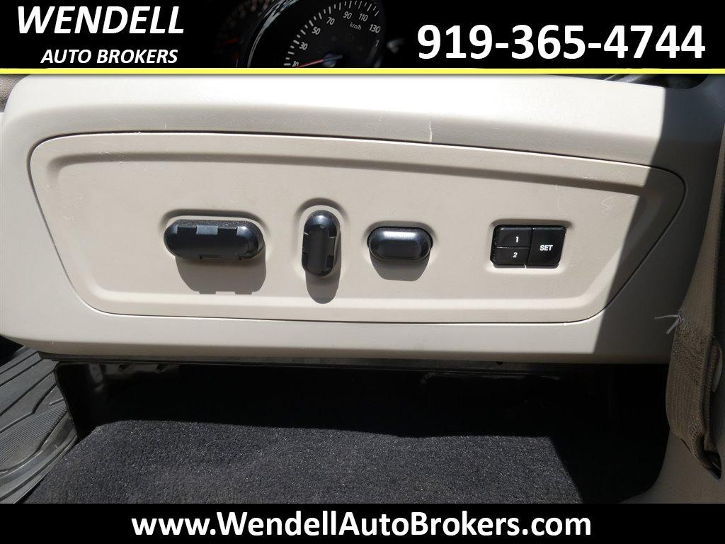 2008 Lincoln Navigator photo