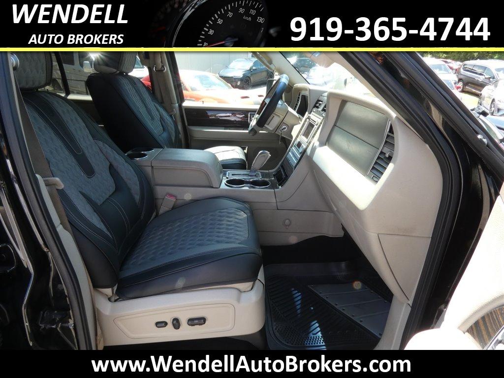 2008 Lincoln Navigator photo