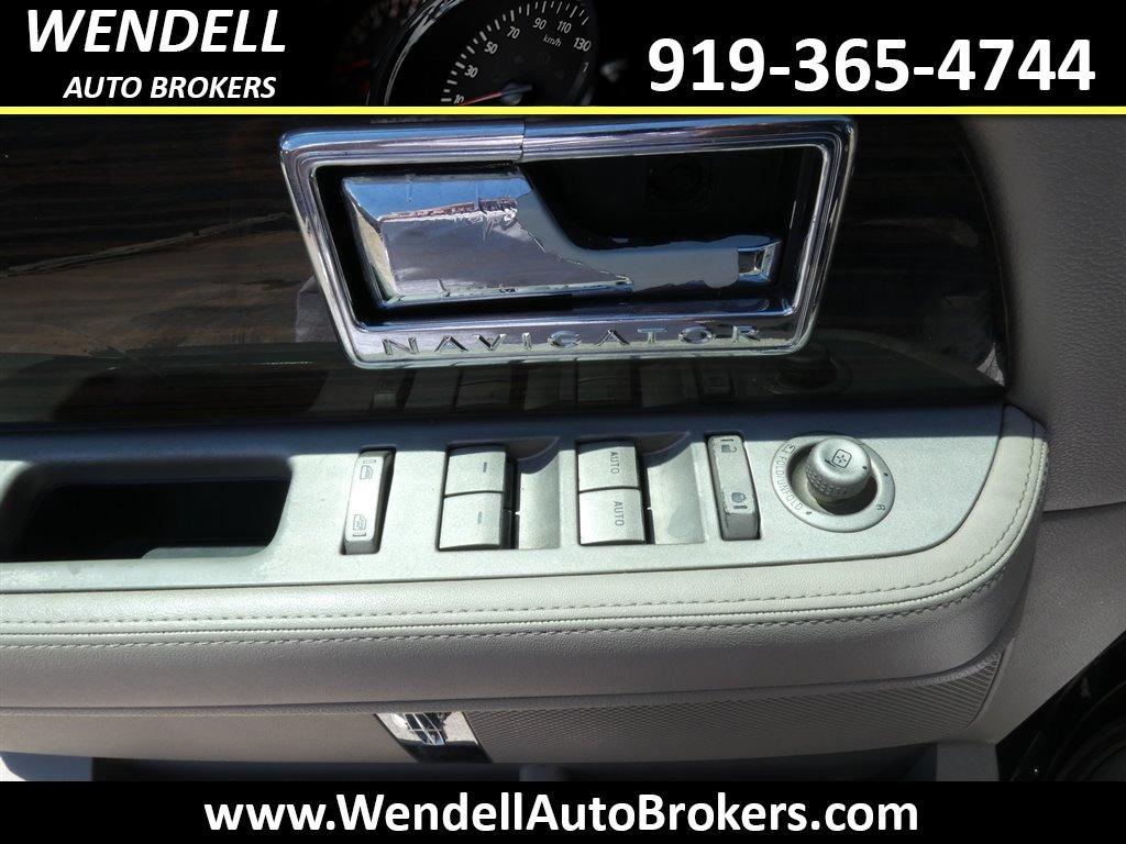 2008 Lincoln Navigator photo