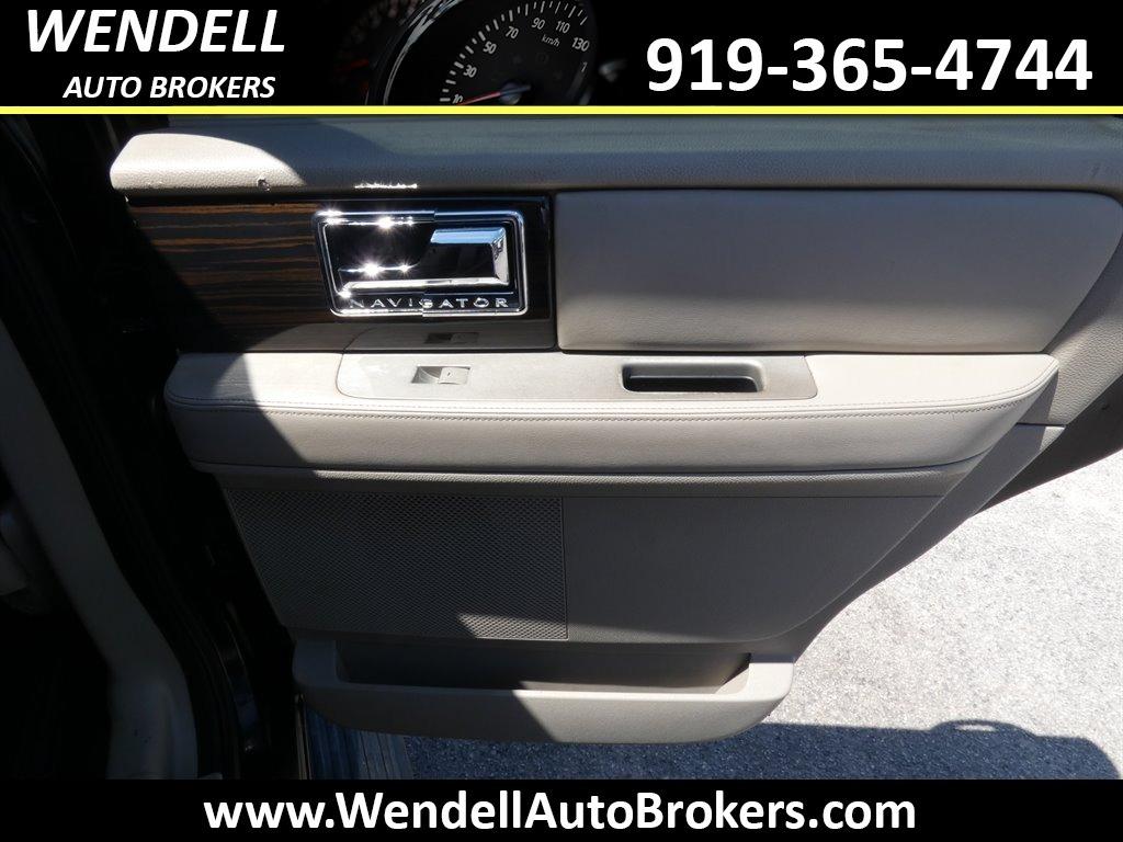 2008 Lincoln Navigator photo