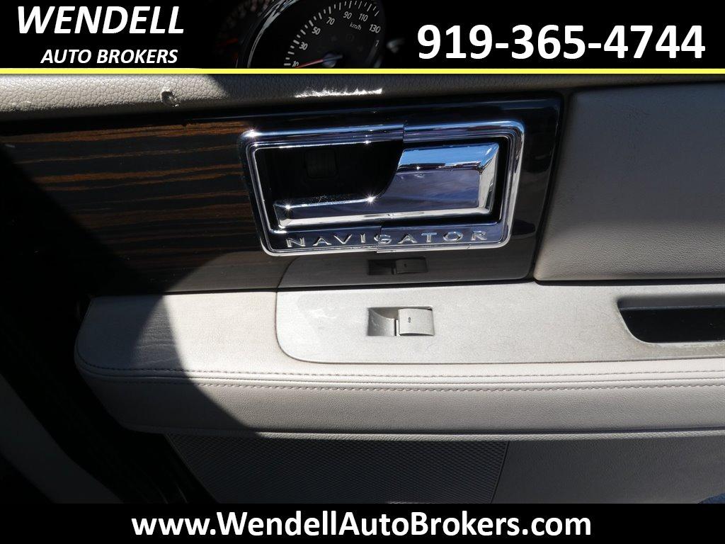 2008 Lincoln Navigator photo