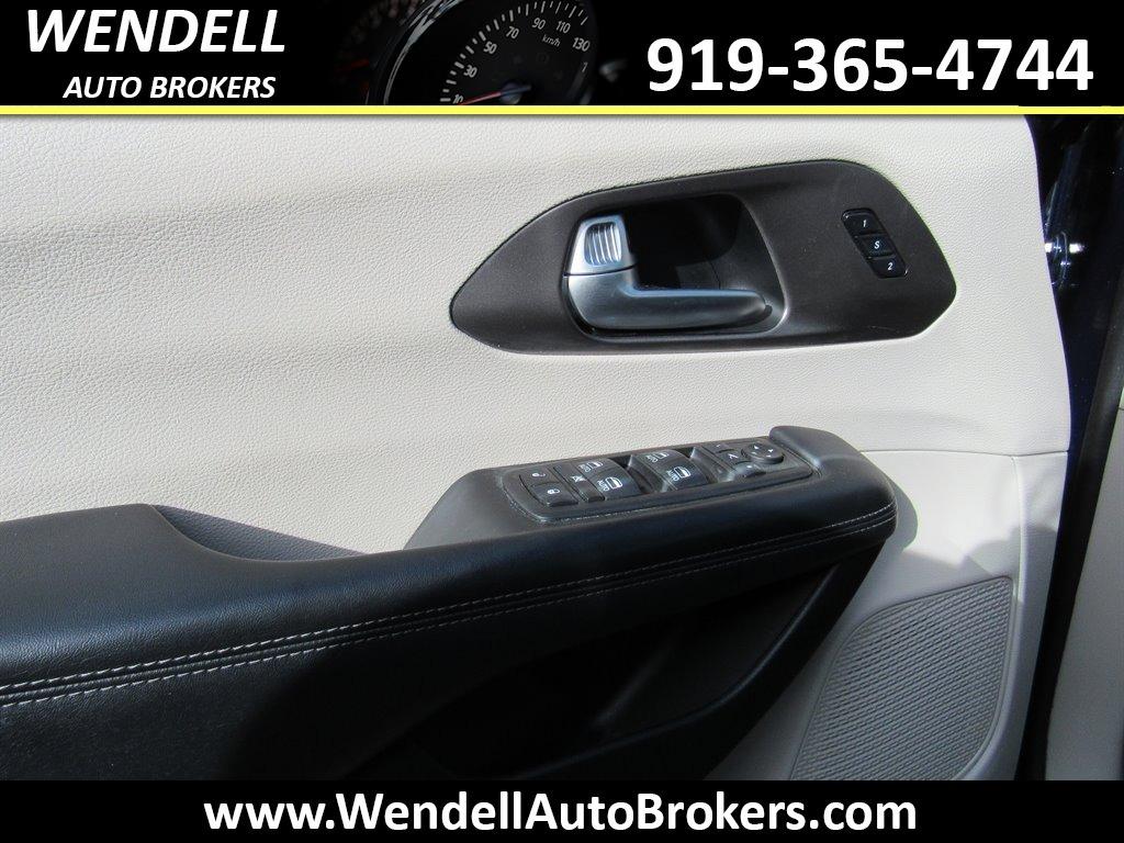 2018 Chrysler Pacifica Limited photo