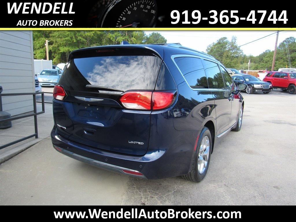 2018 Chrysler Pacifica Limited photo