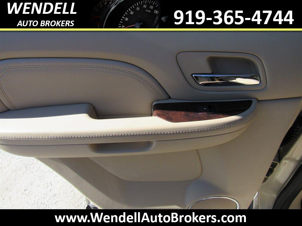 2009 Cadillac Escalade photo