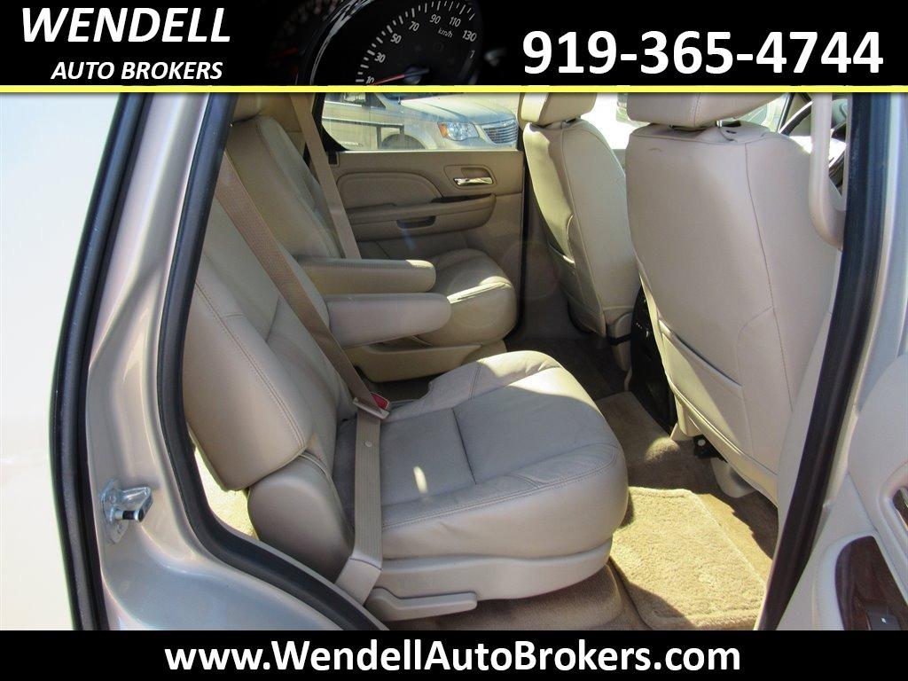 2009 Cadillac Escalade photo