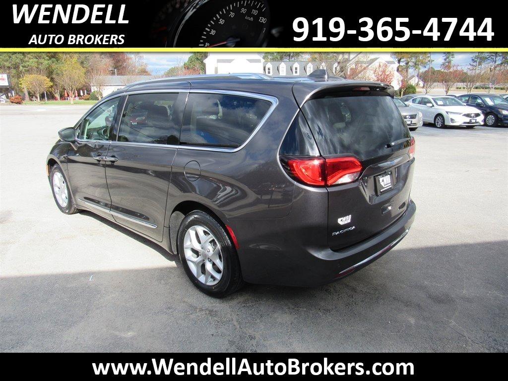 2020 Chrysler Pacifica - $16,384
