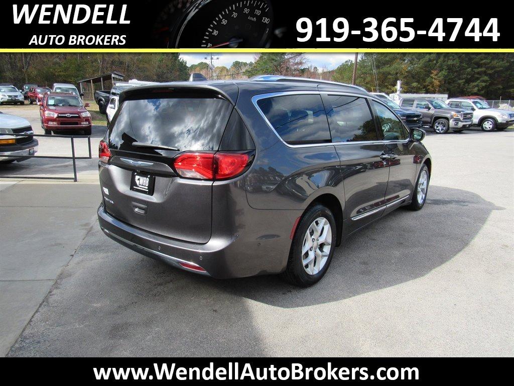2020 Chrysler Pacifica - $16,384