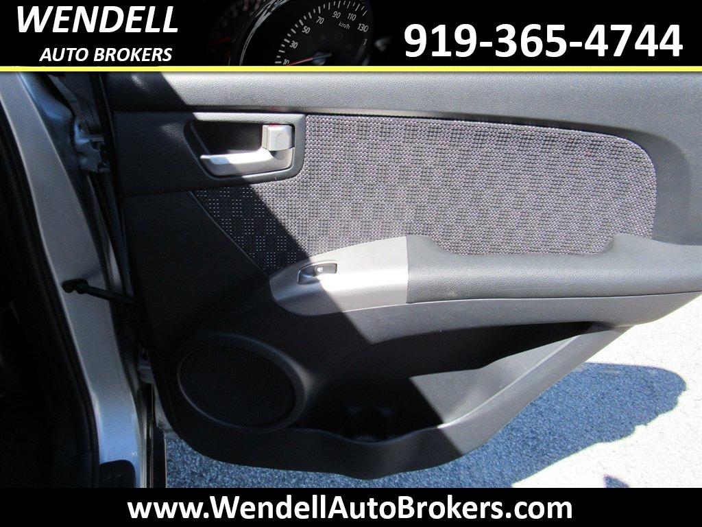 2005 Kia Sportage LX photo