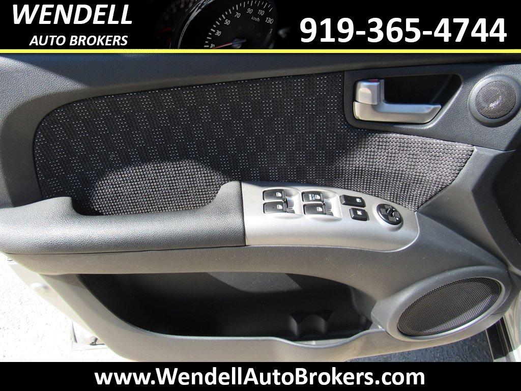 2005 Kia Sportage LX photo