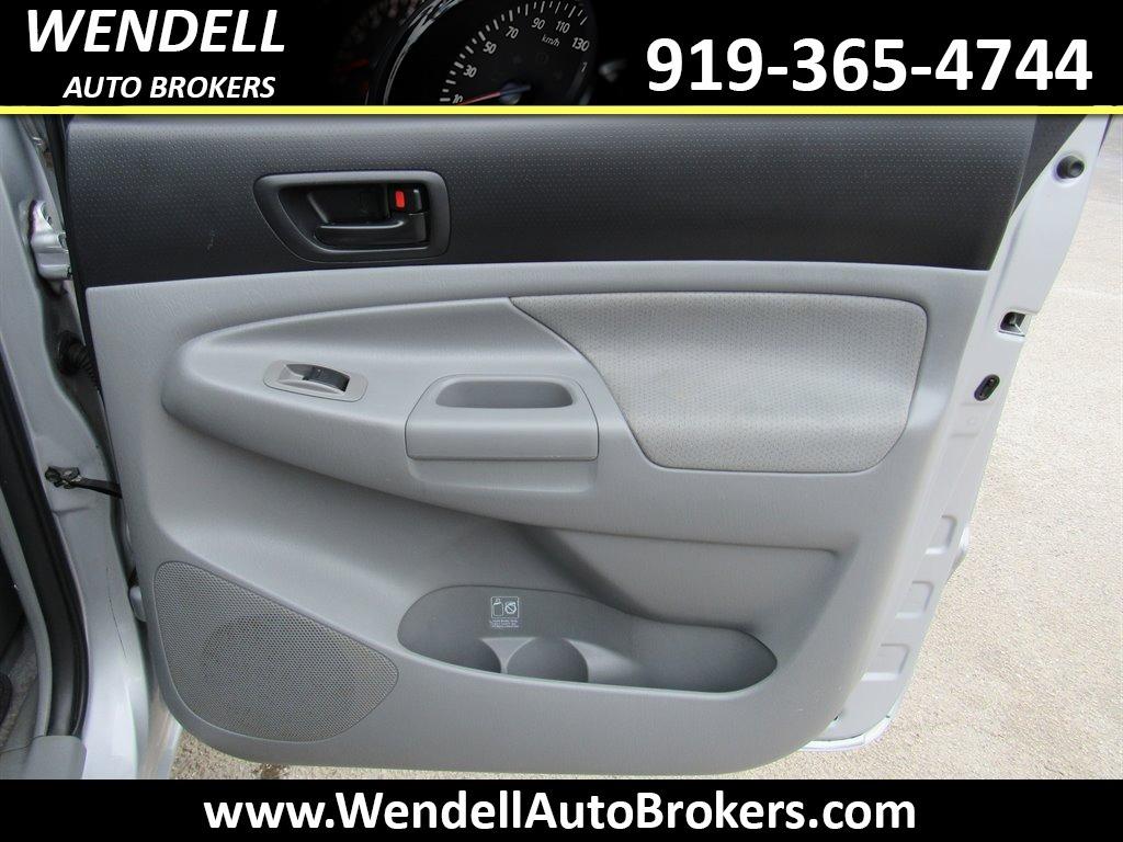 2011 Toyota Tacoma PreRunner V6 photo