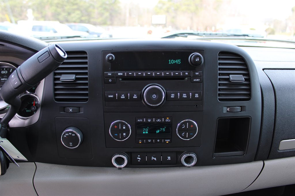 2011 Chevrolet Silverado 1500 LT photo