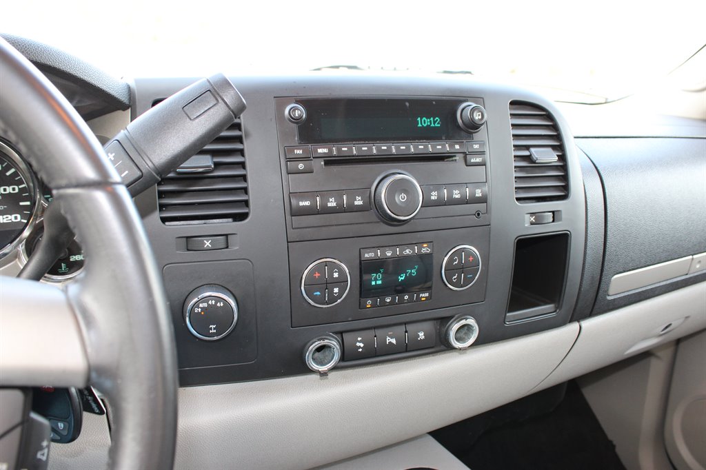 2011 Chevrolet Silverado 1500 LT photo