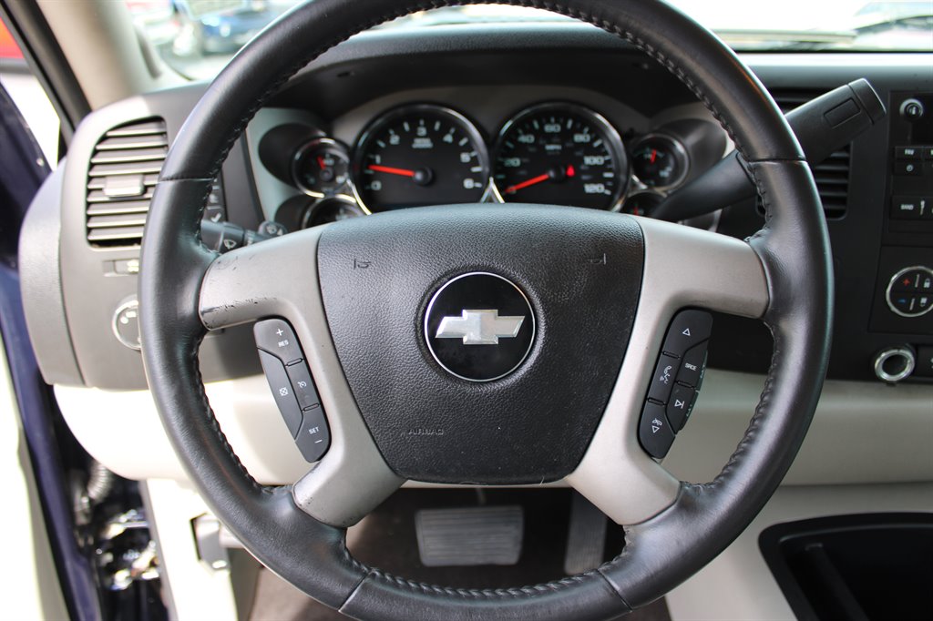 2011 Chevrolet Silverado 1500 LT photo