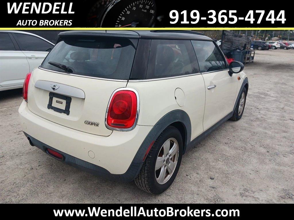2015 MINI Cooper photo