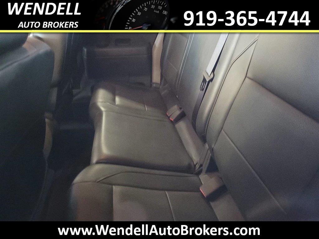 2004 Nissan Titan XE photo