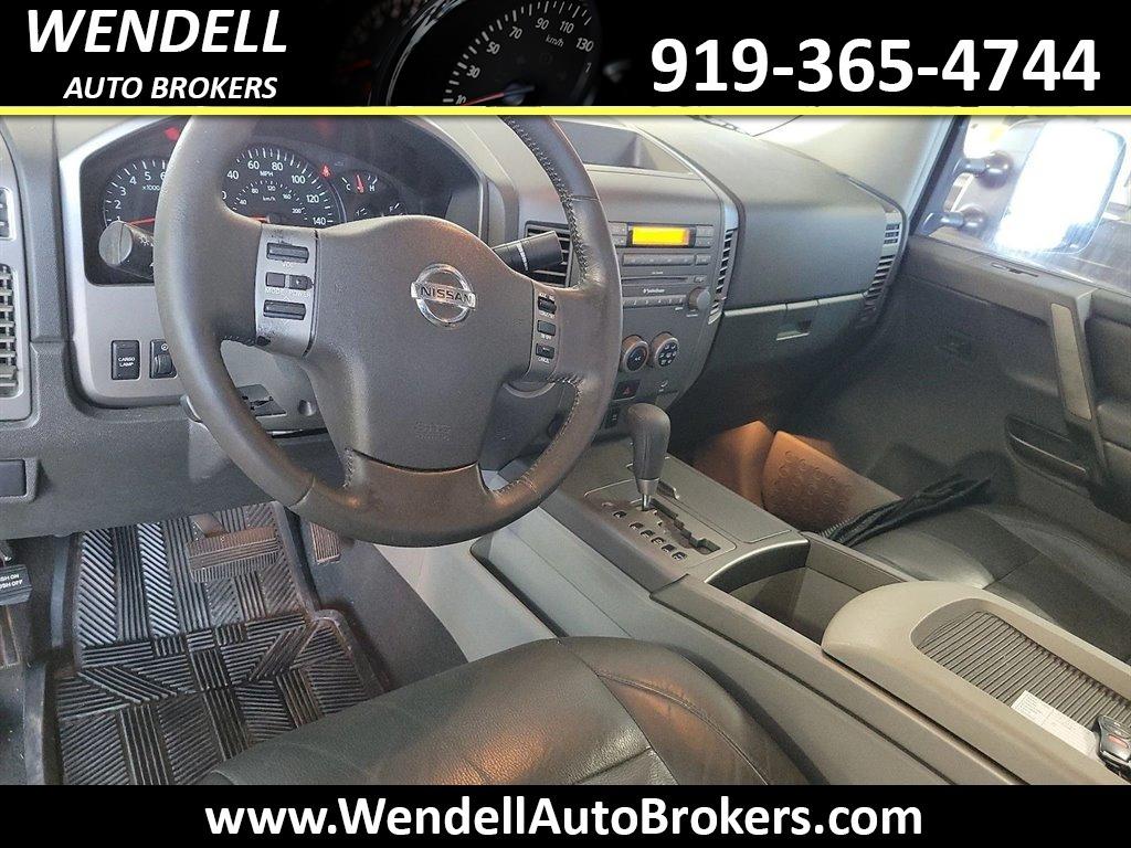 2004 Nissan Titan XE photo