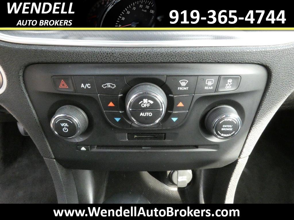2011 Dodge Charger SE photo