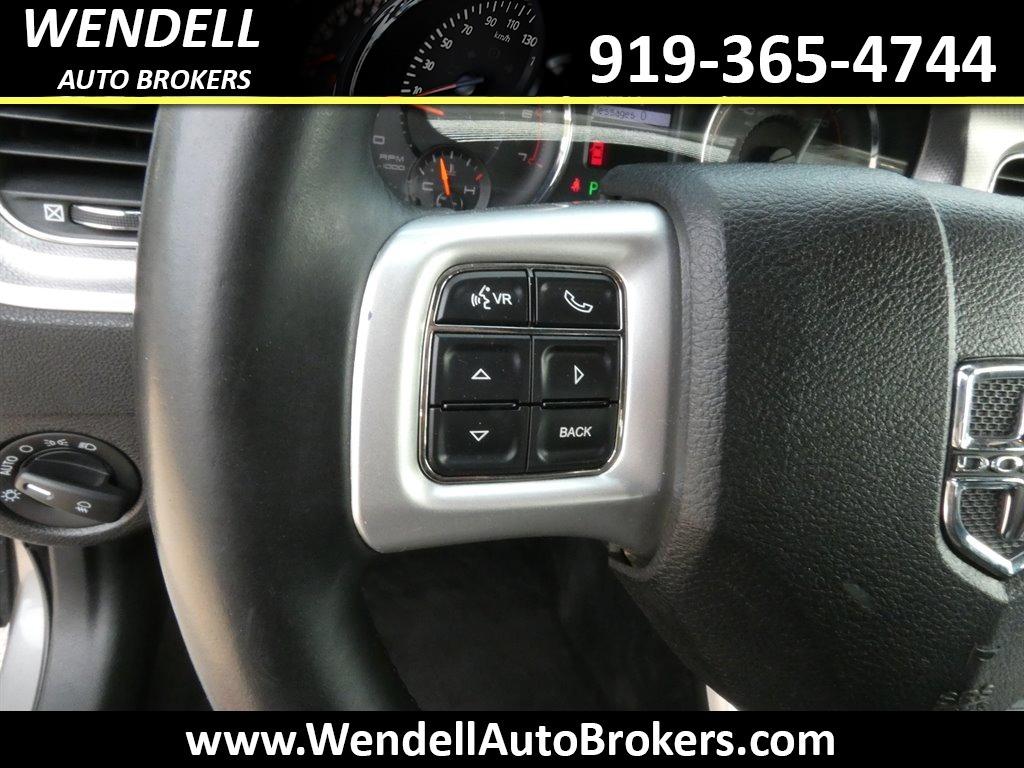 2011 Dodge Charger SE photo