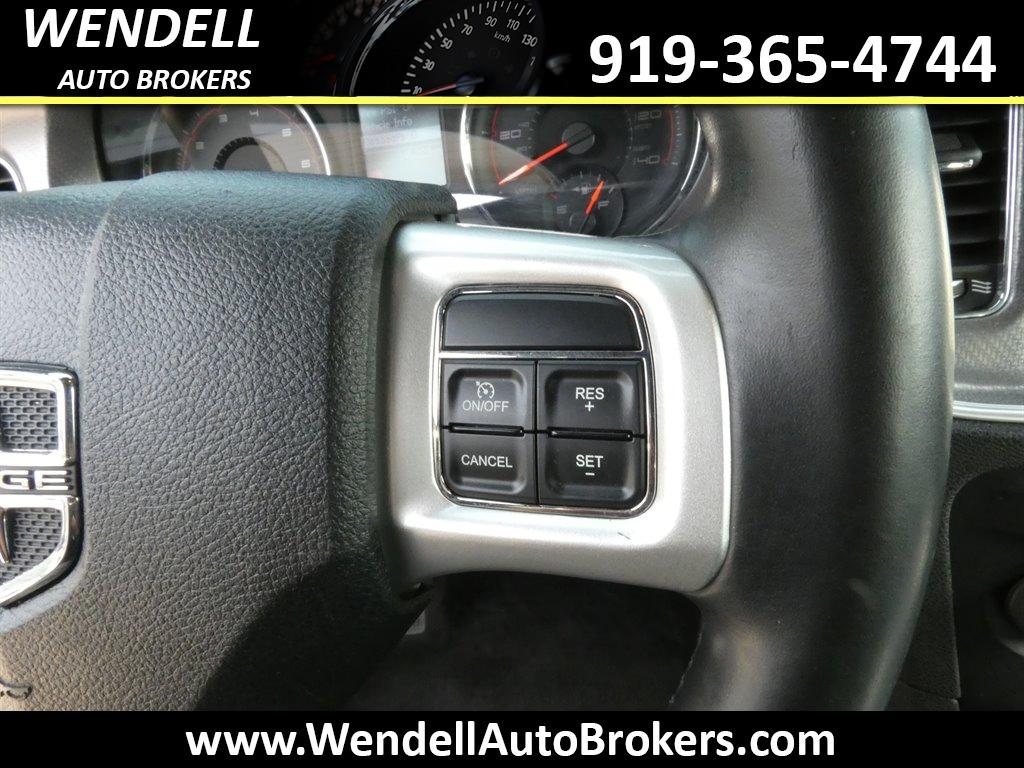 2011 Dodge Charger SE photo