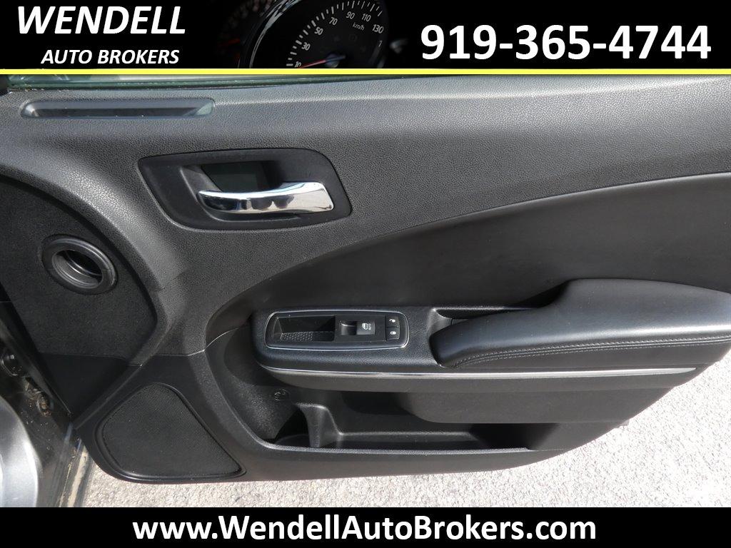 2011 Dodge Charger SE photo
