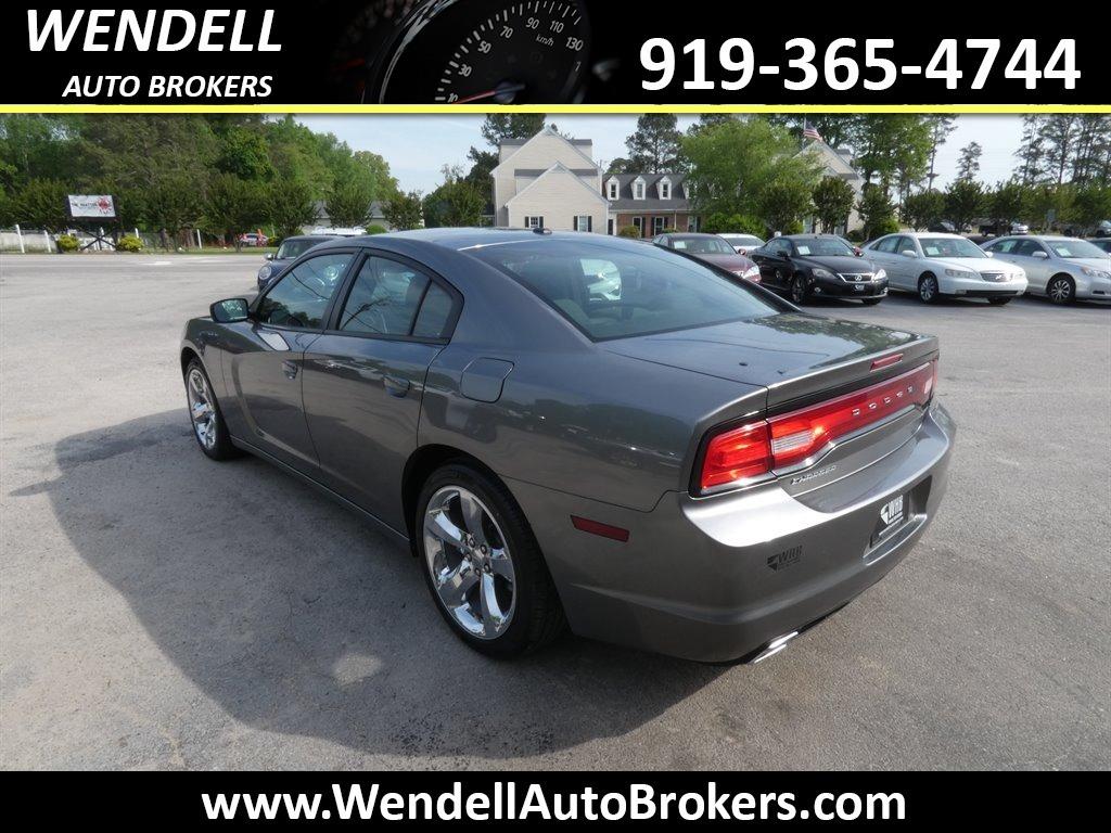2011 Dodge Charger SE photo