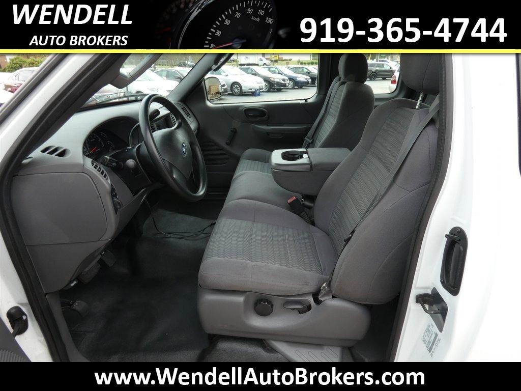 2003 Ford F-150 XL photo