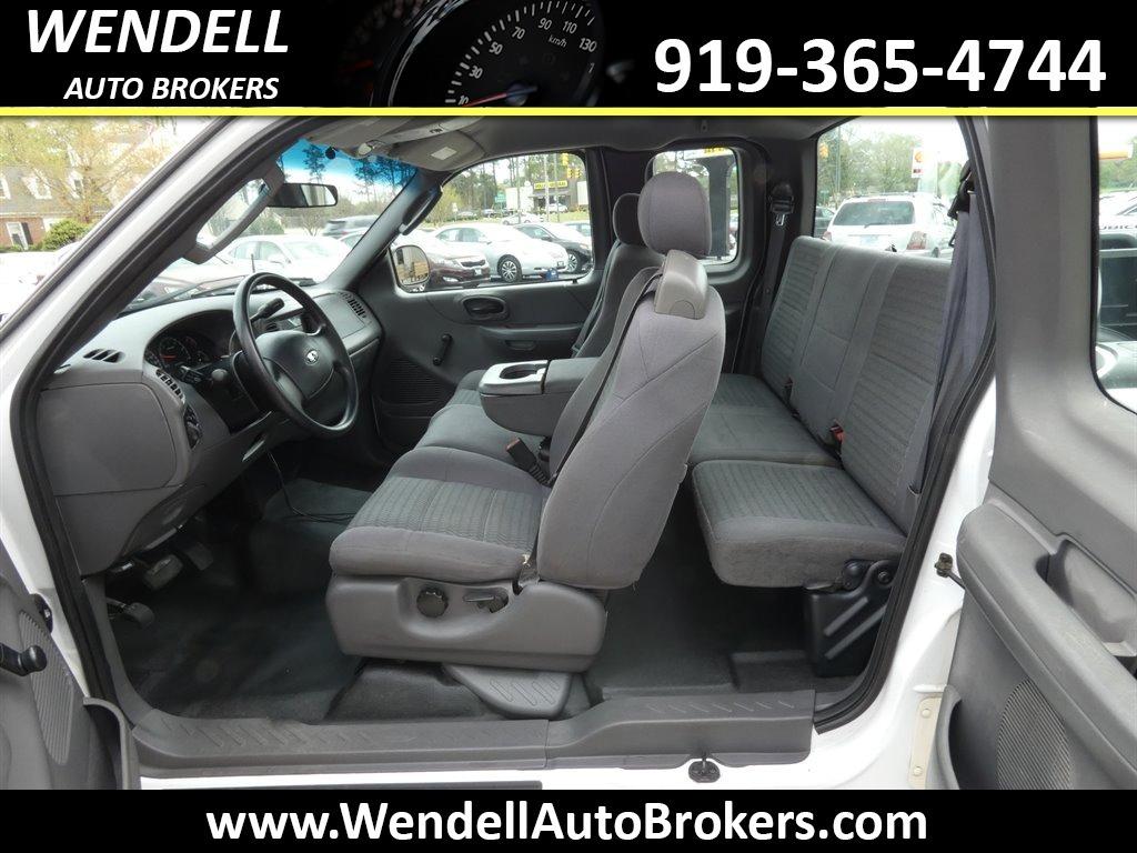2003 Ford F-150 XL photo