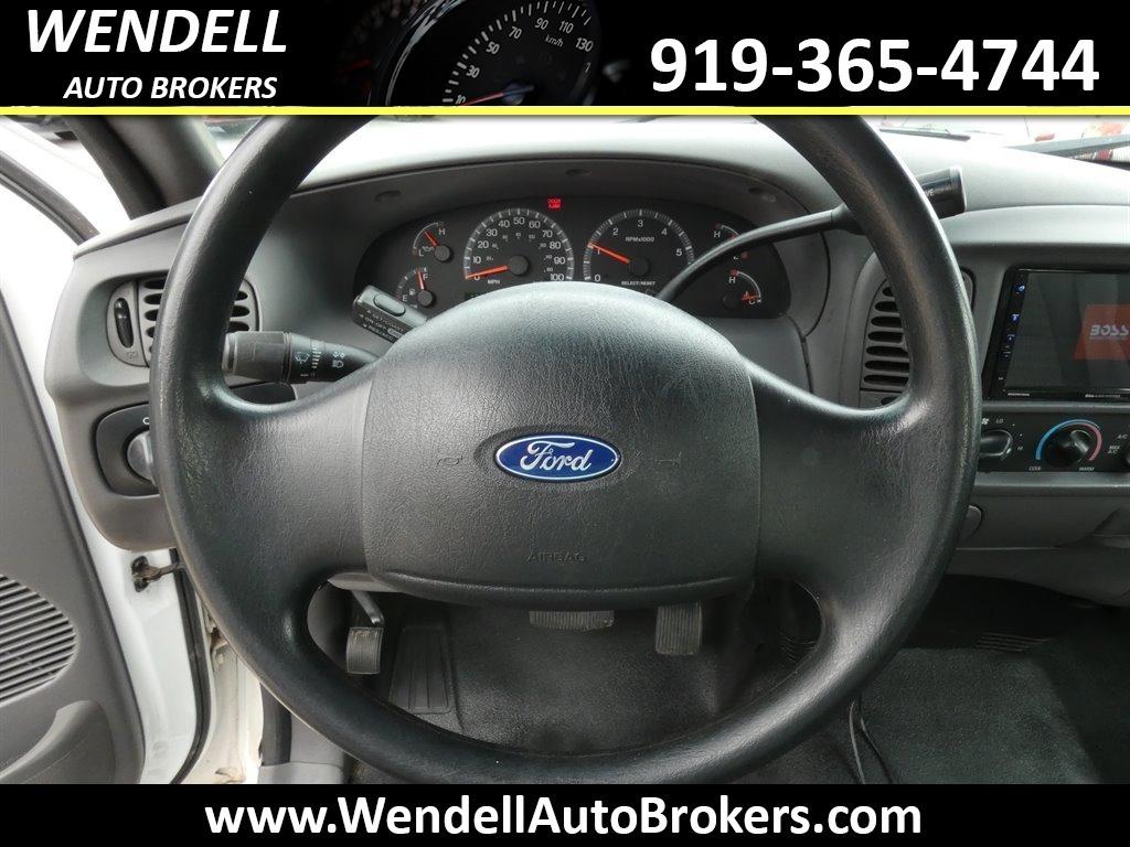 2003 Ford F-150 XL photo